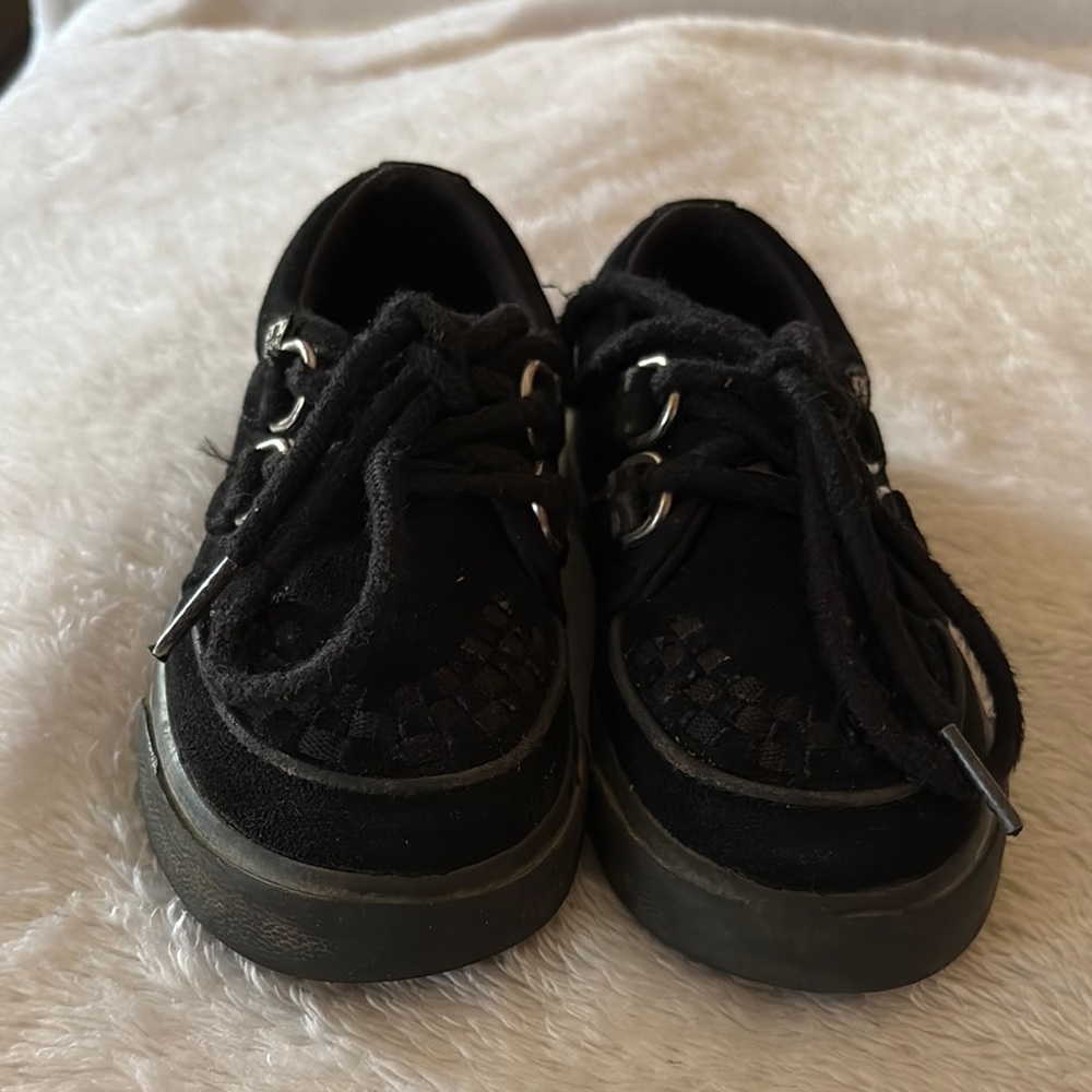 Gently Loved Black 2-Ring Creeper Toddler Sneaker by T.U.K